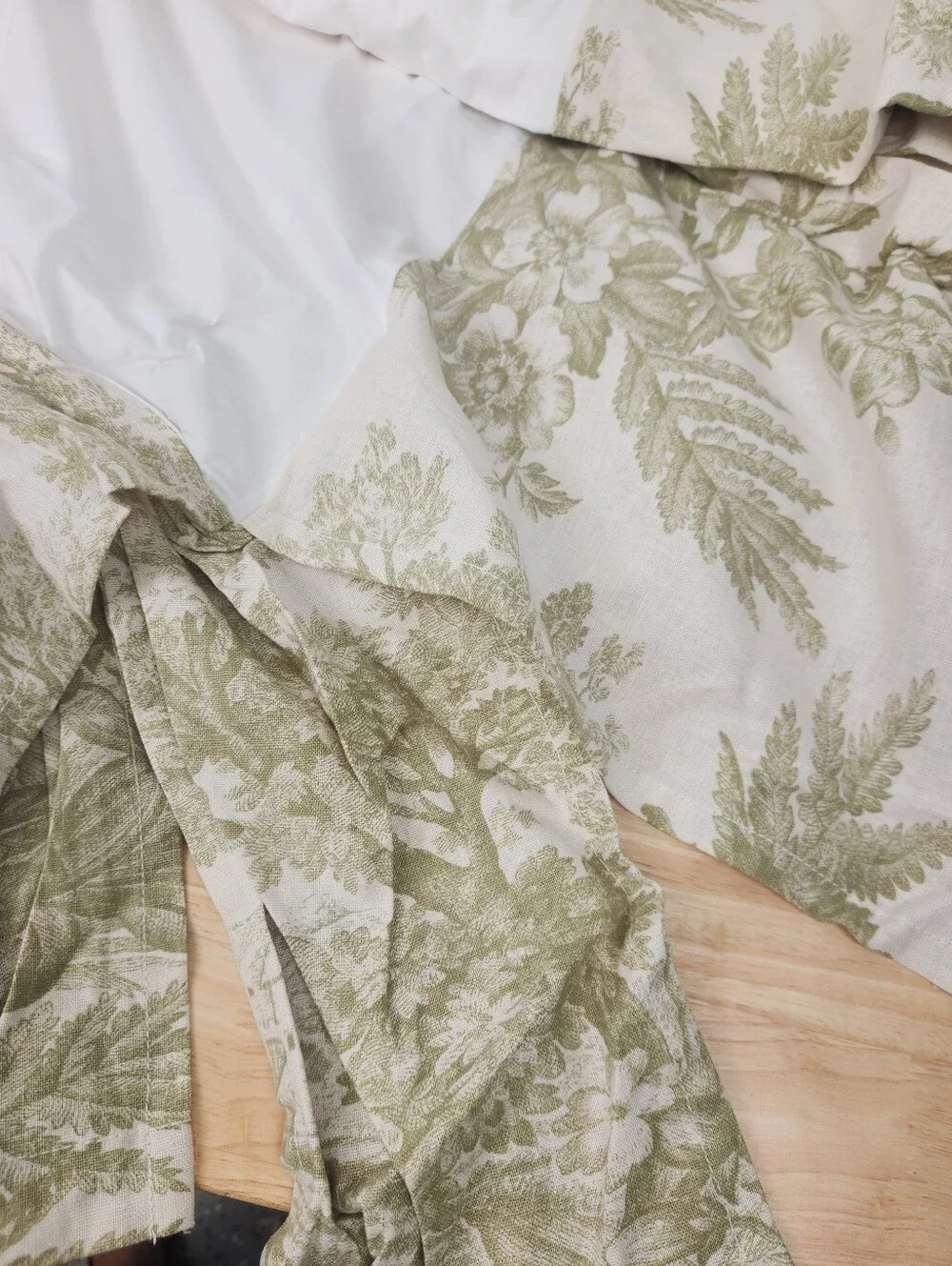 Pottery Barn Toile Queen Bed Skirt Linen Blend Farmhouse French Country Cottage